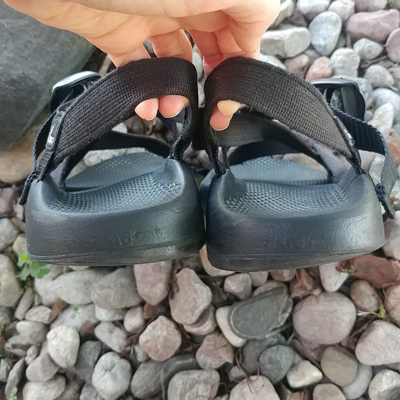 CHACO Black Mens Sandals, Size 8 (but fit large) - Picture 11 of 13